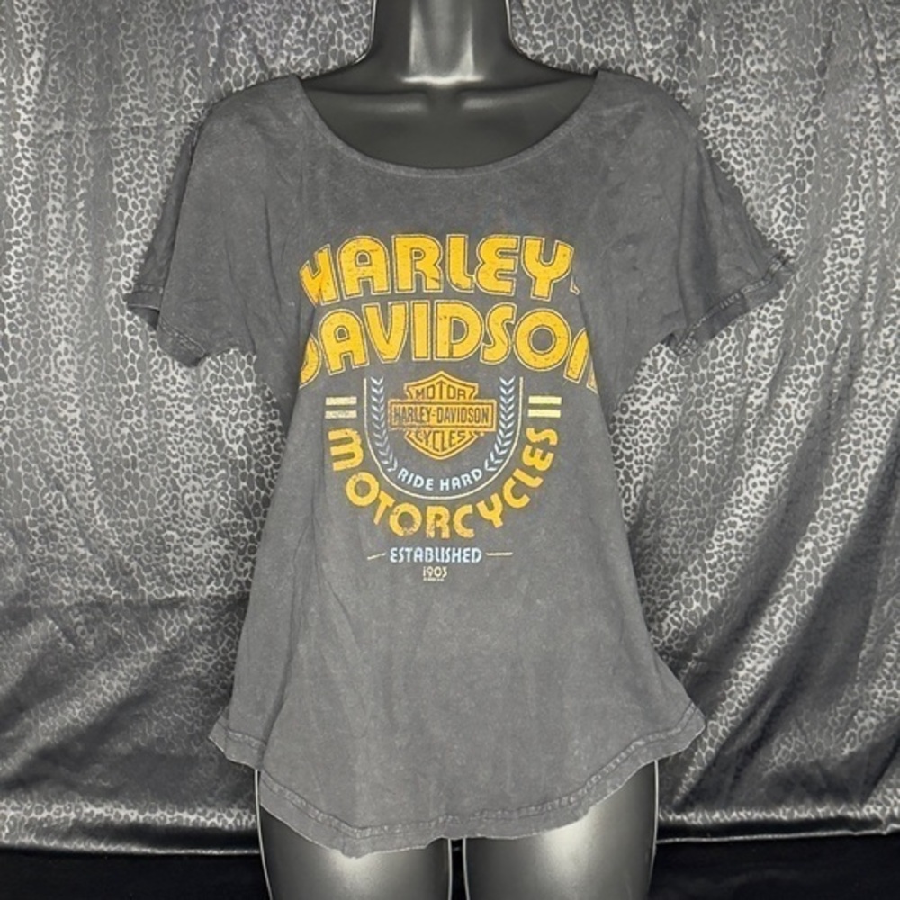 Harley-Davidson Charcoal Tee with Gold Emblem Size S (Three Rivers Pitt PA)